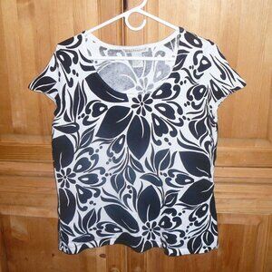 Womans Large Black & White Floral Light Feel Knit Stretch Blouse by Requirements